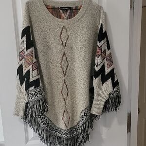 Elegant Geometric Knit Poncho - Black and Cream